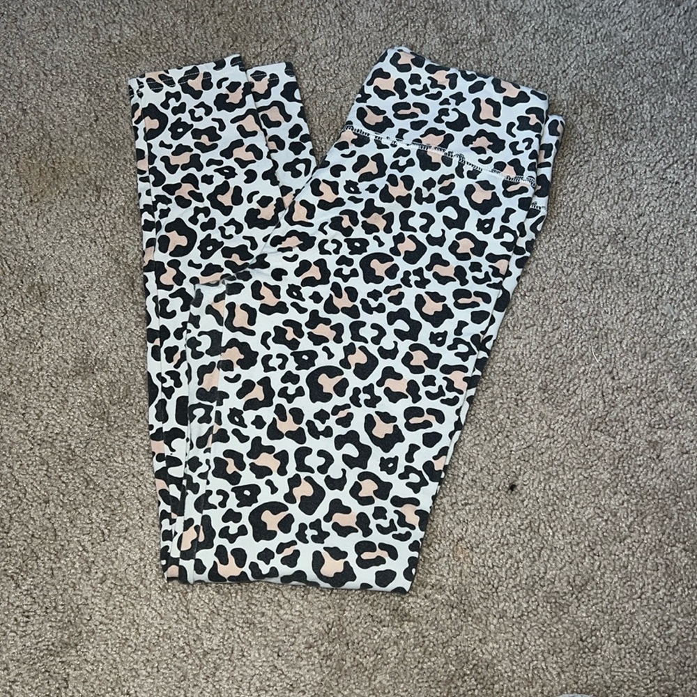Leopard print leggings